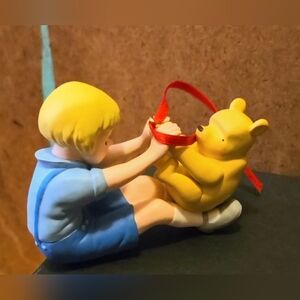 1999 Hallmark Keepsake "Playing with Pooh" Vintage Ornament